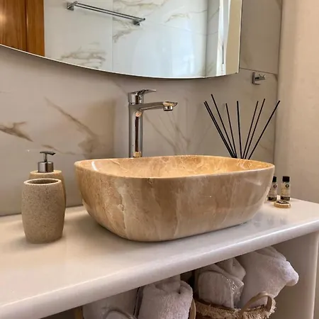 Katerina & Lägenhet Naousa