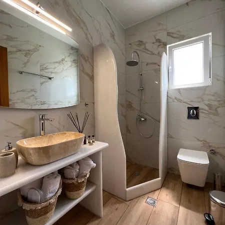 Katerina & Apartamento Naousa